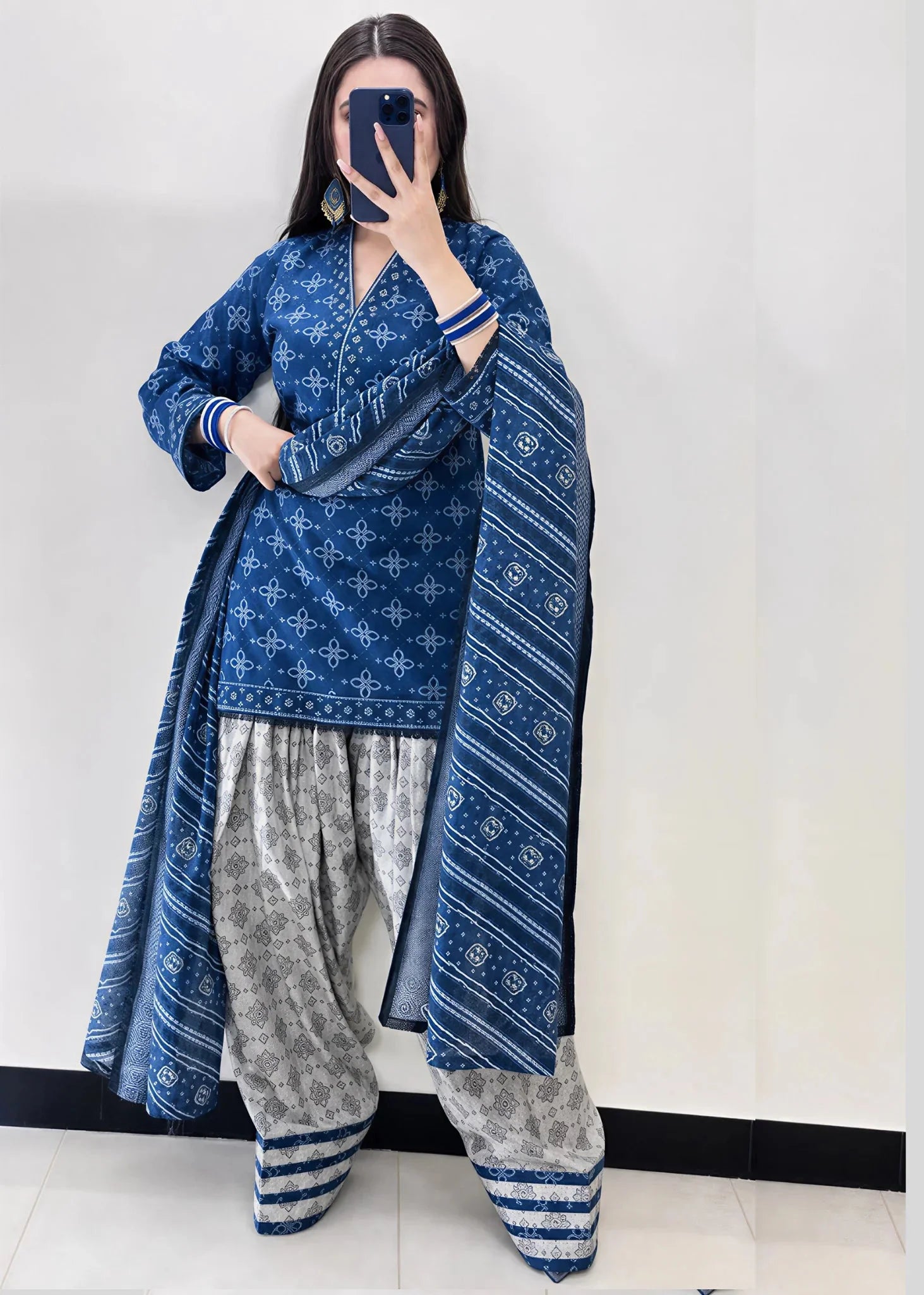 Zarqaa Blue Pret Farshi Shalwar Digital 3 Piece Dhaga Pret
