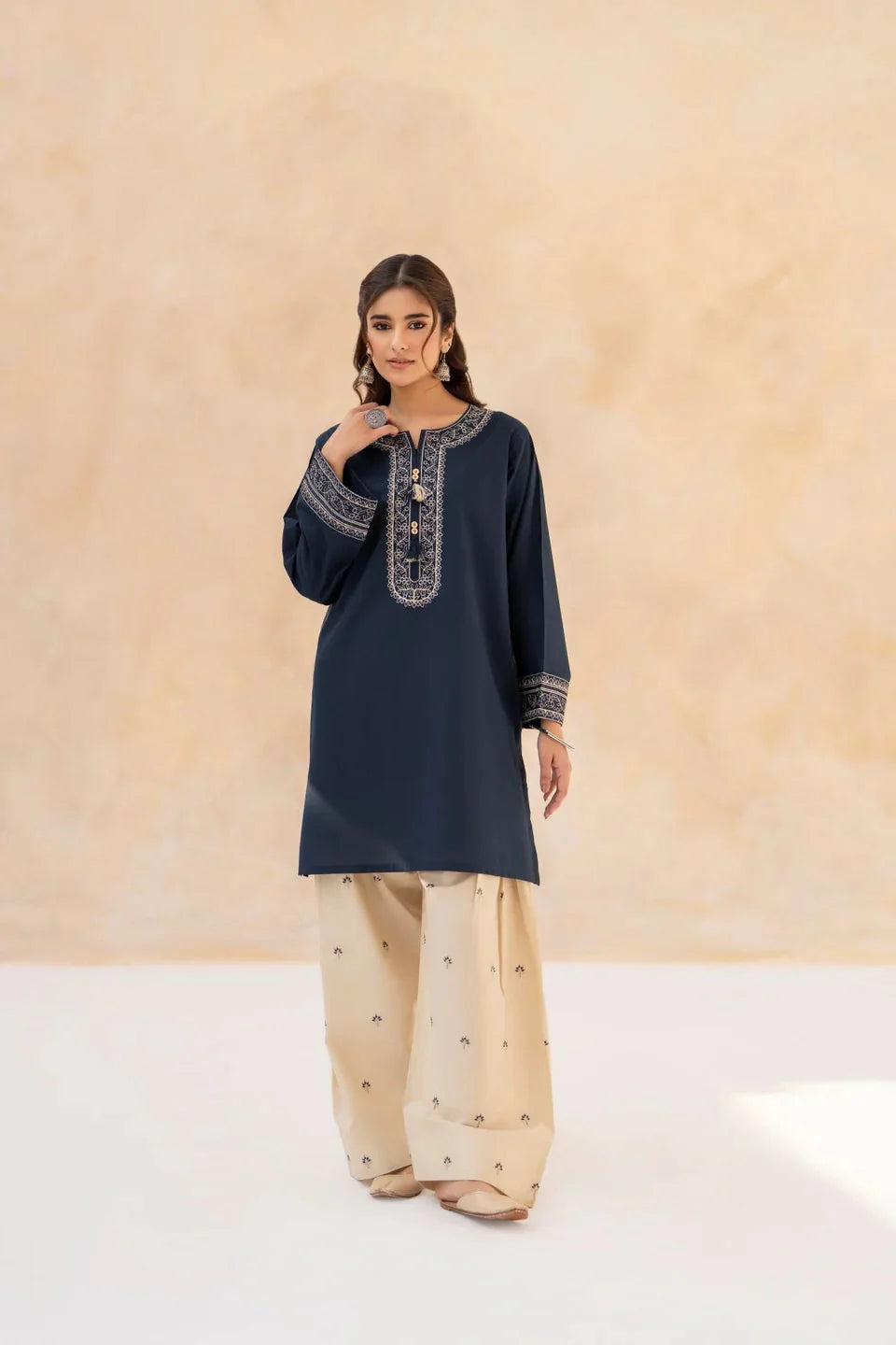 Anaya Embroidered 2 Piece Dhaga Pret