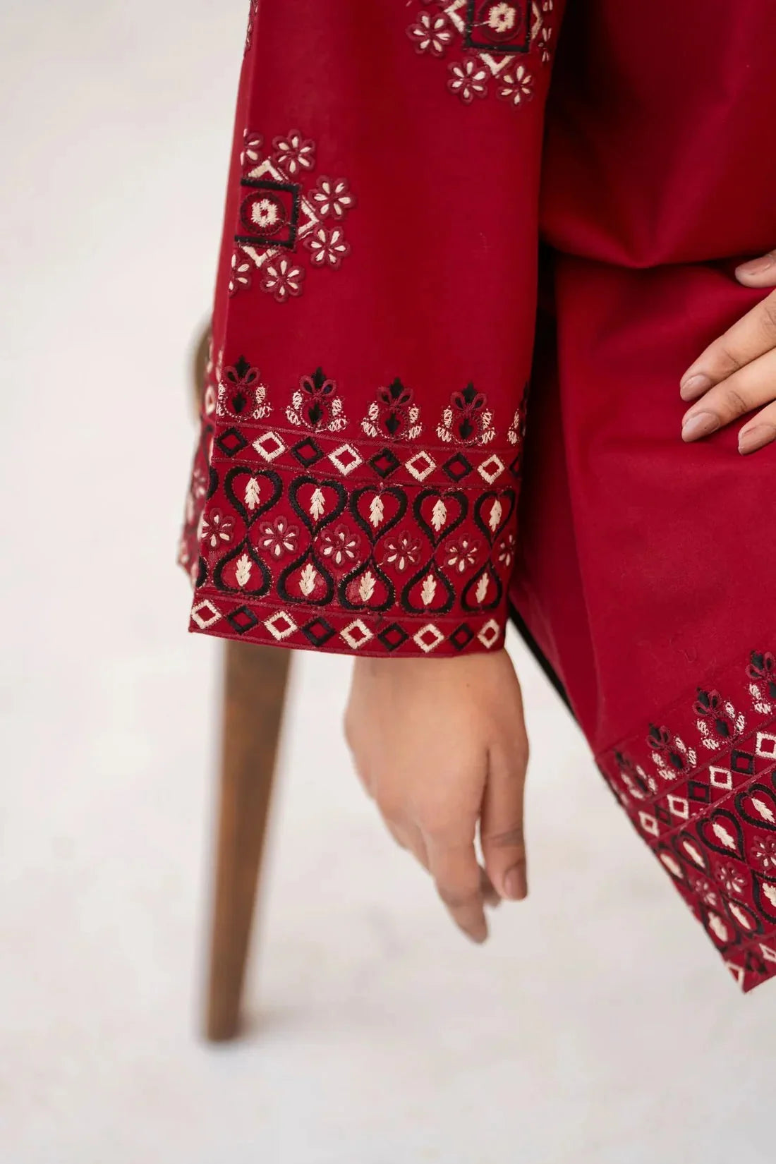 Arzoo Embroidered 2 Piece Dhaga Pret